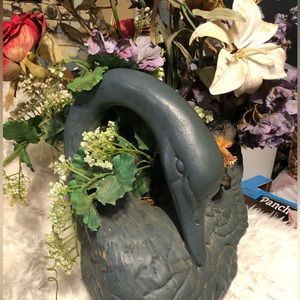 Goose flower pot